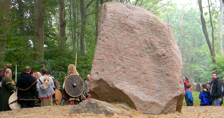 Vikinger ved Glavendrupstenen